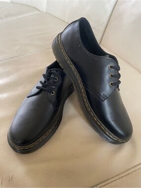 ☠️Dr. Martens Black Leather 3-Eye Derby w/ Yellow Stitching - Unisex! Sz 8/M 9/W